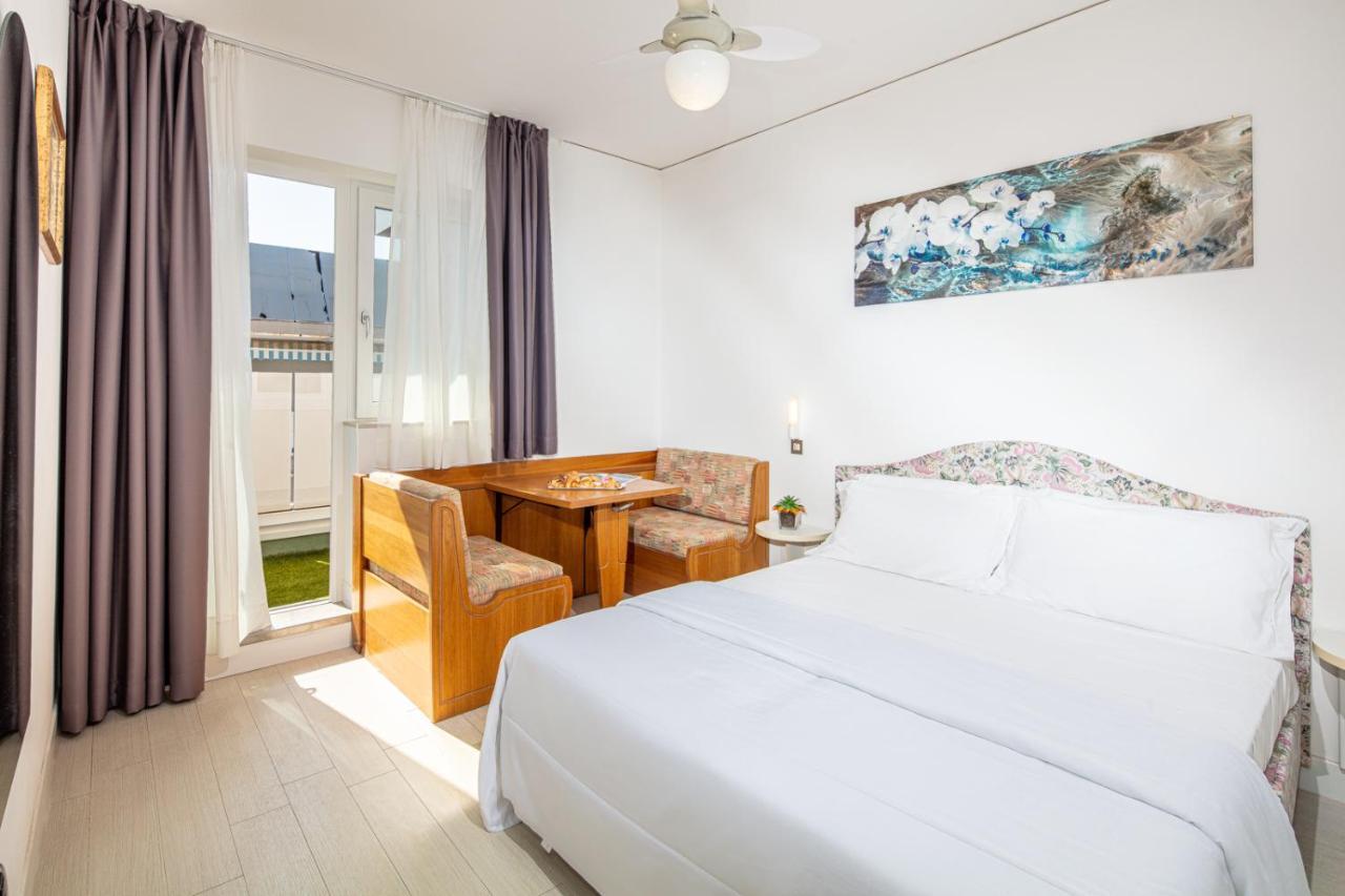 Hotel Alexander Bibione Phòng bức ảnh